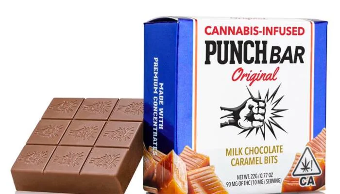 Punch-bar-milk-chocolate-caramel-700x400-1 Tablette de chocolat infusée au cannabis : chocolat au lait et éclats de caramel - Image 1